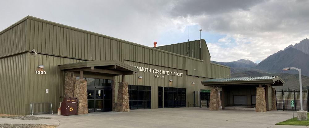 Mammoth Yosemite Airport